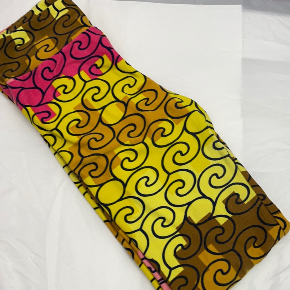 LuLaRoe Leggings with Swirls | OS